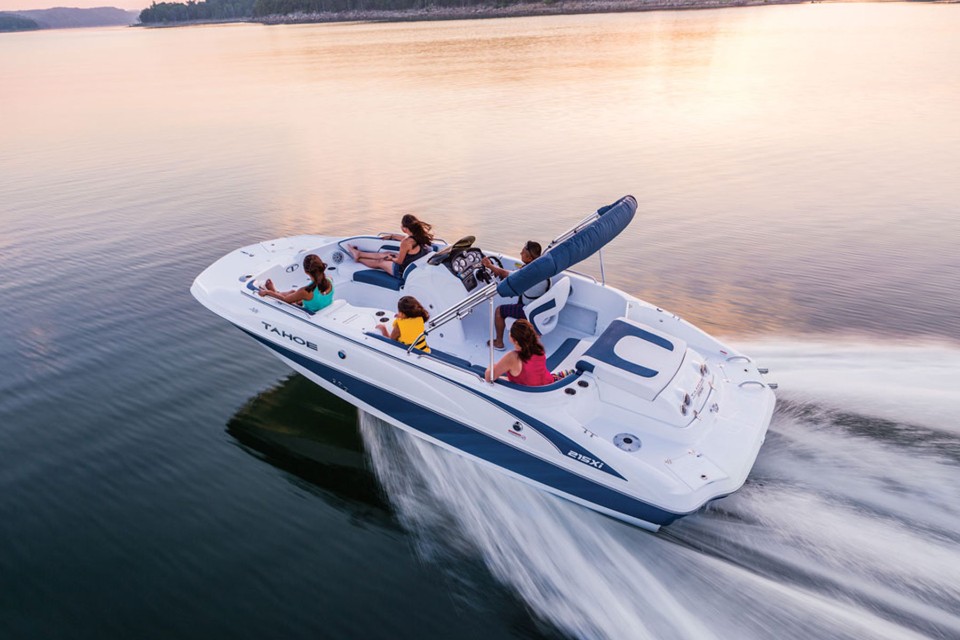 TAHOE Deck Boats Comparison