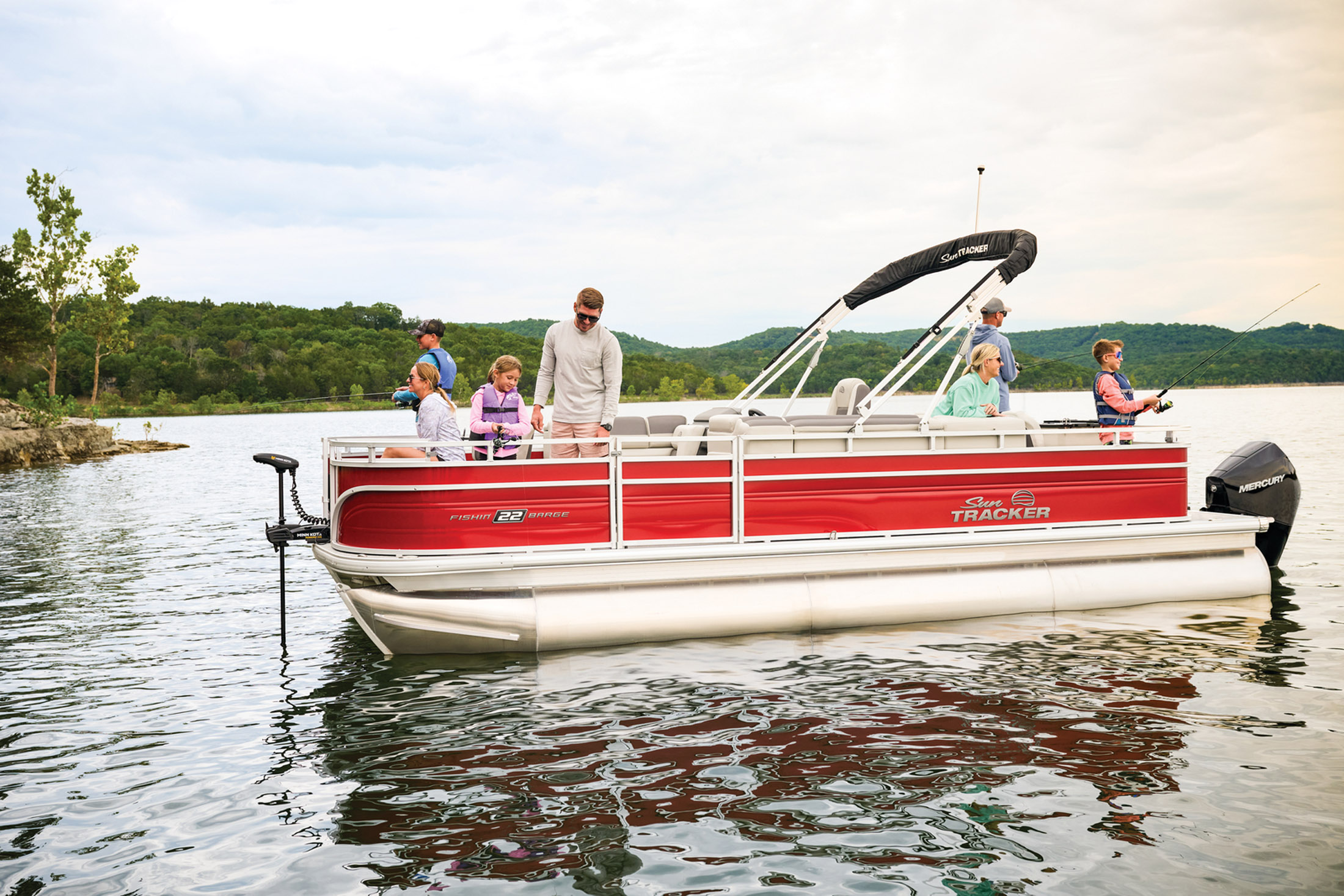 SUN TRACKER Fishing Pontoon